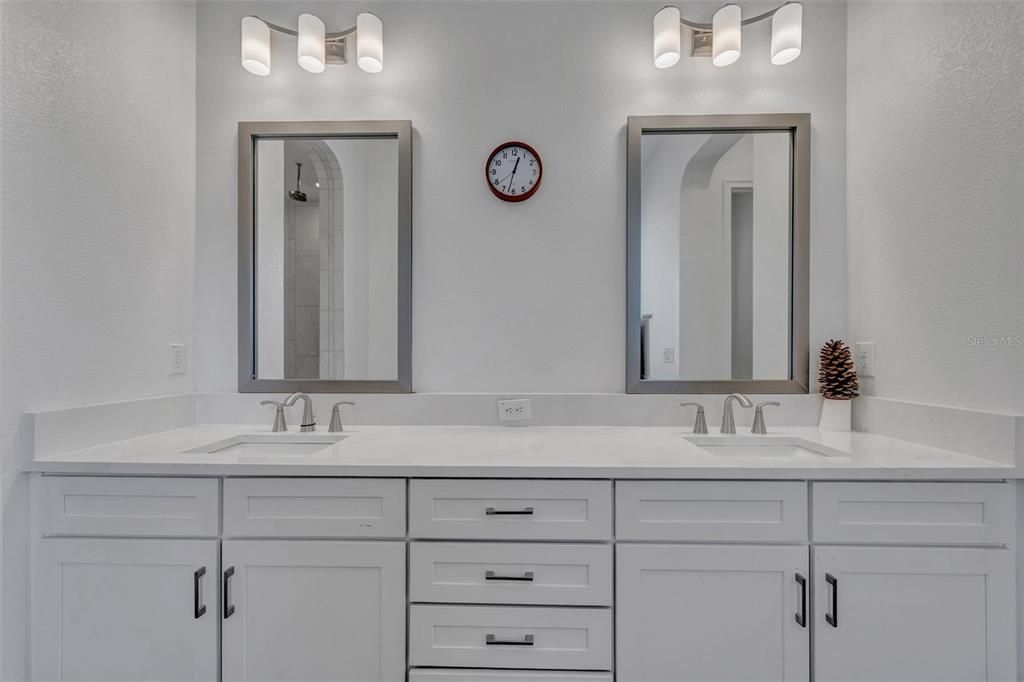 Active With Contract: $944,900 (4 beds, 3 baths, 3033 Square Feet)