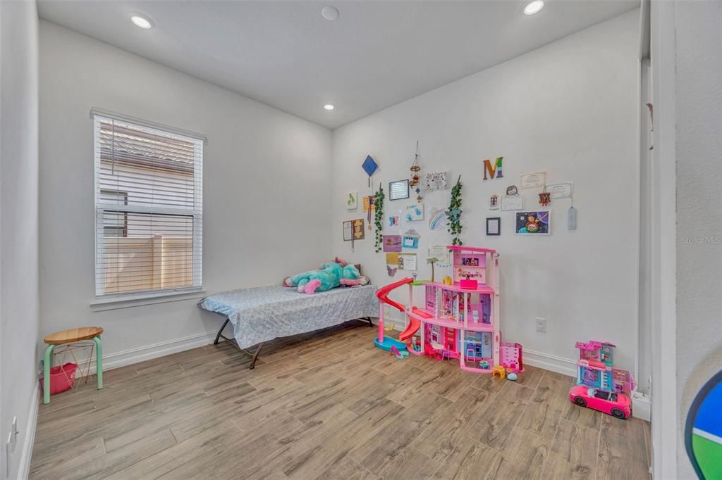 Active With Contract: $944,900 (4 beds, 3 baths, 3033 Square Feet)