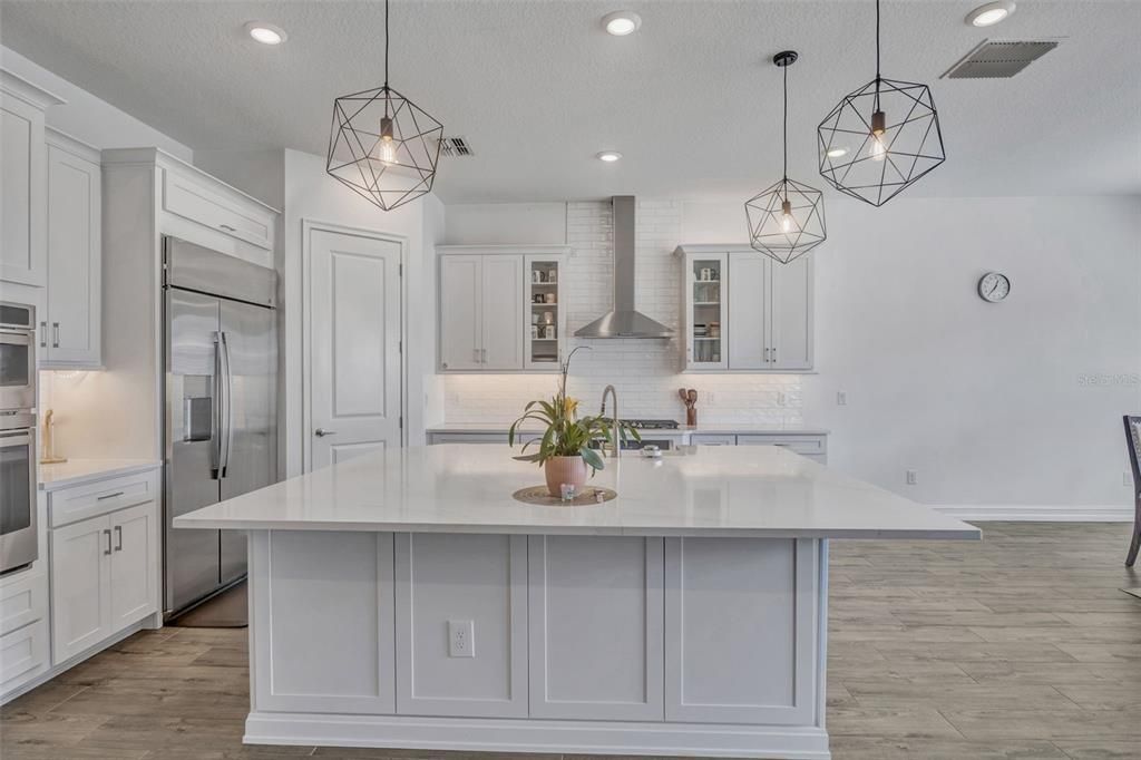 Active With Contract: $944,900 (4 beds, 3 baths, 3033 Square Feet)