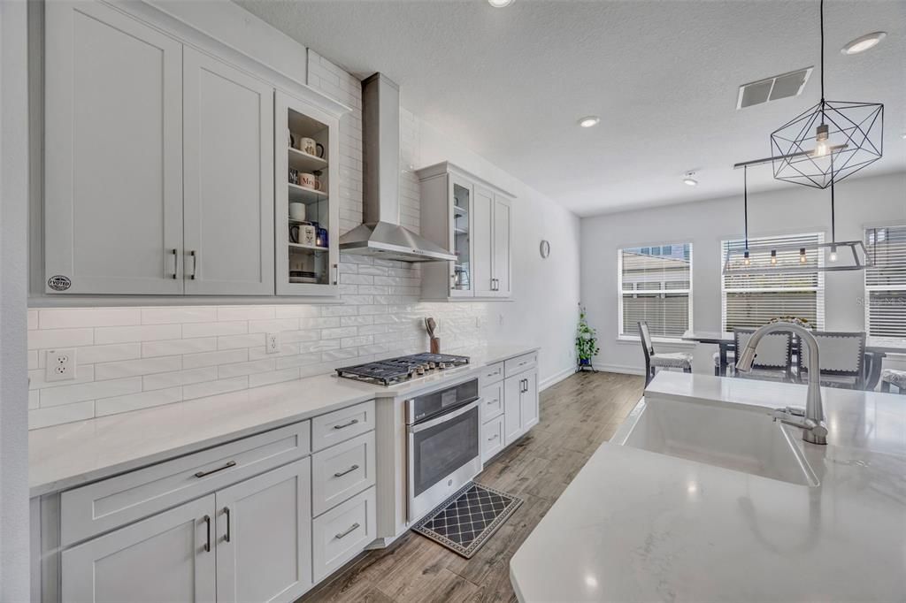 Active With Contract: $944,900 (4 beds, 3 baths, 3033 Square Feet)