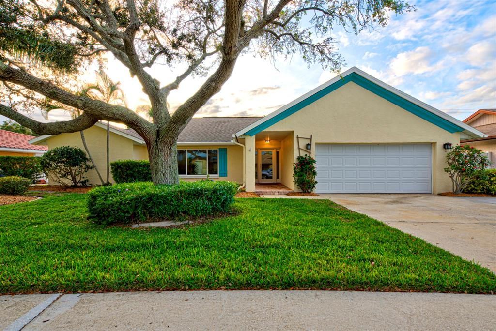 Recently Sold: $575,000 (3 beds, 2 baths, 2217 Square Feet)