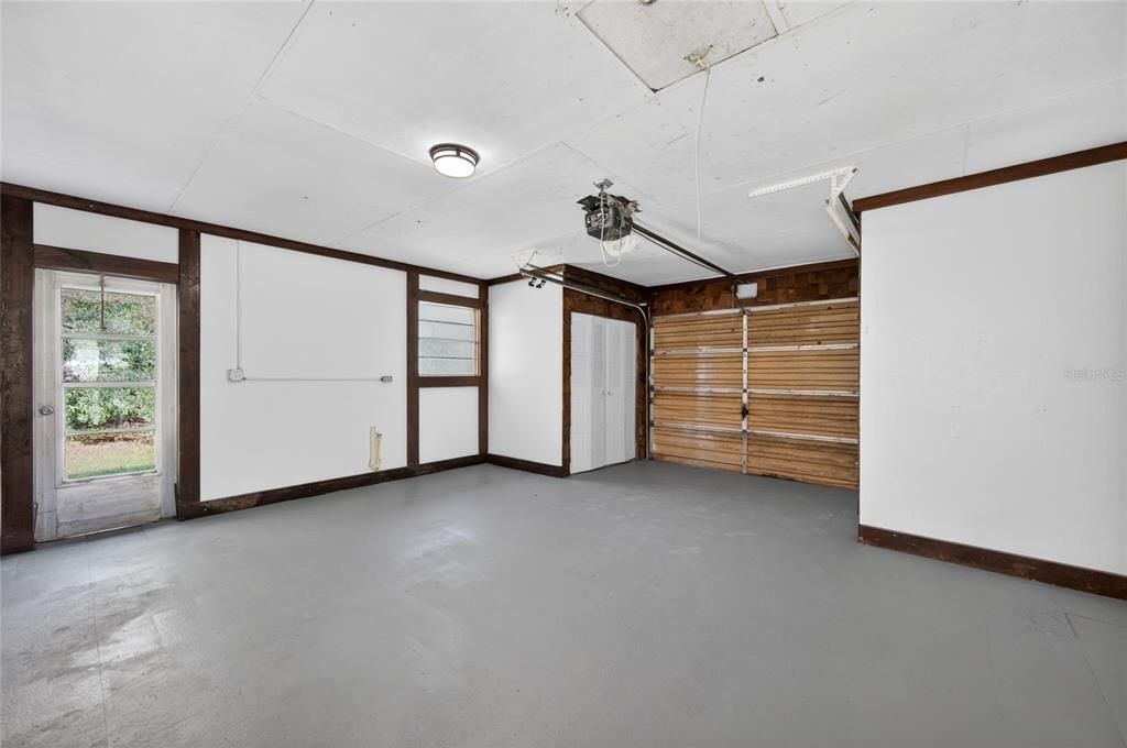 For Sale: $225,000 (2 beds, 2 baths, 1160 Square Feet)