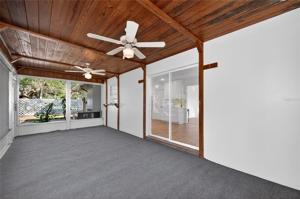 For Sale: $225,000 (2 beds, 2 baths, 1160 Square Feet)
