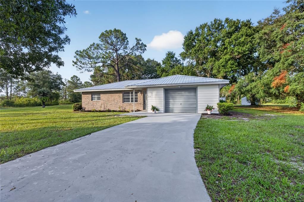 For Sale: $225,000 (2 beds, 2 baths, 1160 Square Feet)