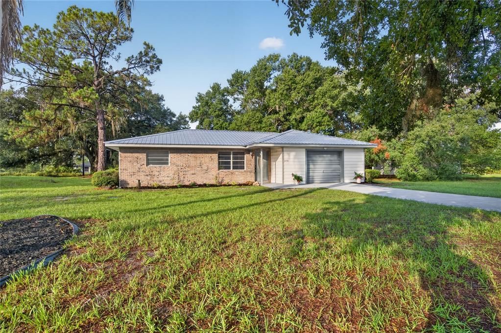 For Sale: $225,000 (2 beds, 2 baths, 1160 Square Feet)