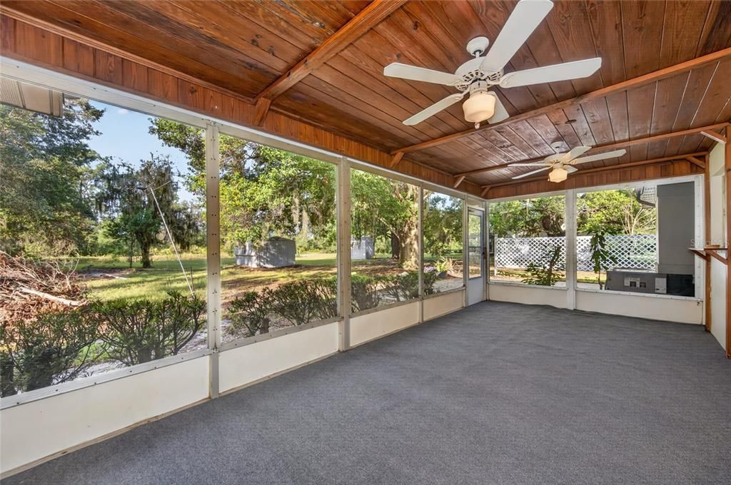 For Sale: $225,000 (2 beds, 2 baths, 1160 Square Feet)