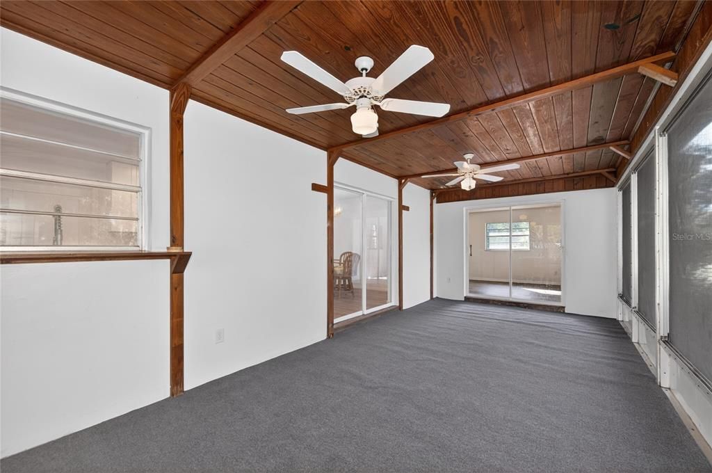 For Sale: $225,000 (2 beds, 2 baths, 1160 Square Feet)