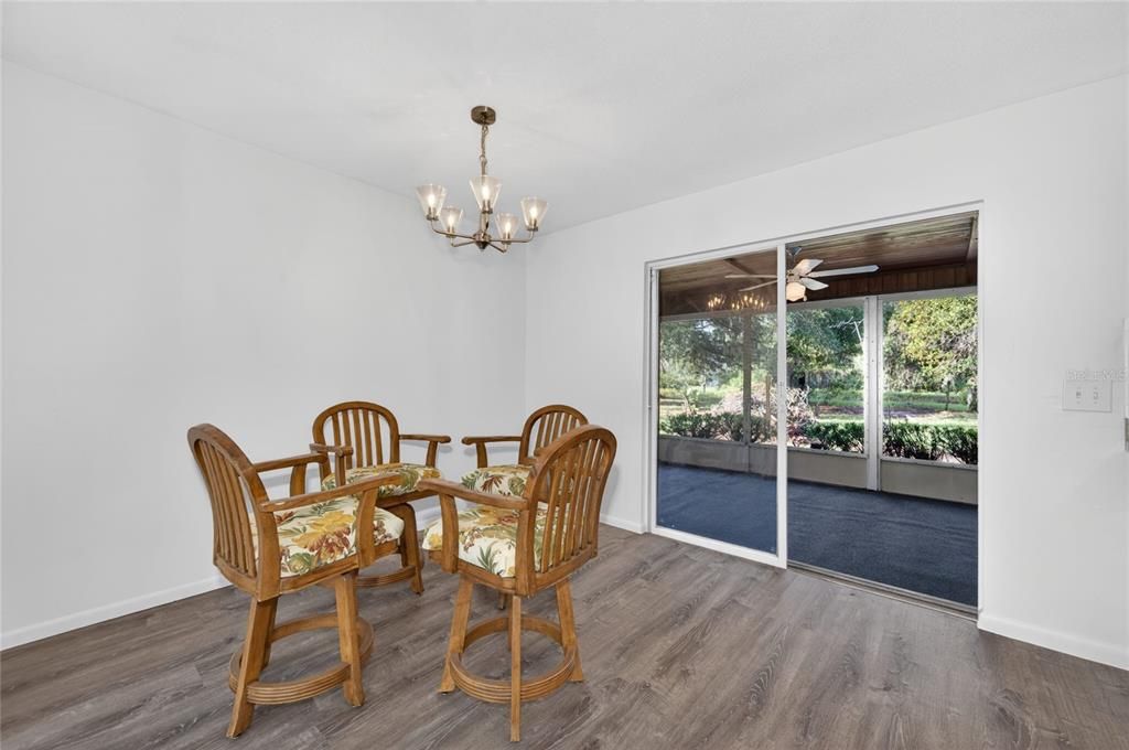 For Sale: $225,000 (2 beds, 2 baths, 1160 Square Feet)