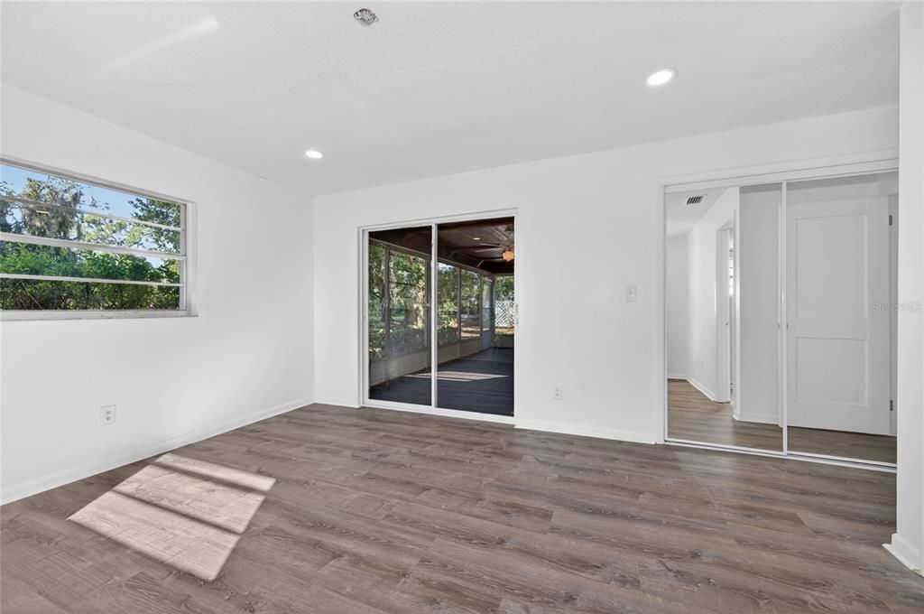 For Sale: $225,000 (2 beds, 2 baths, 1160 Square Feet)