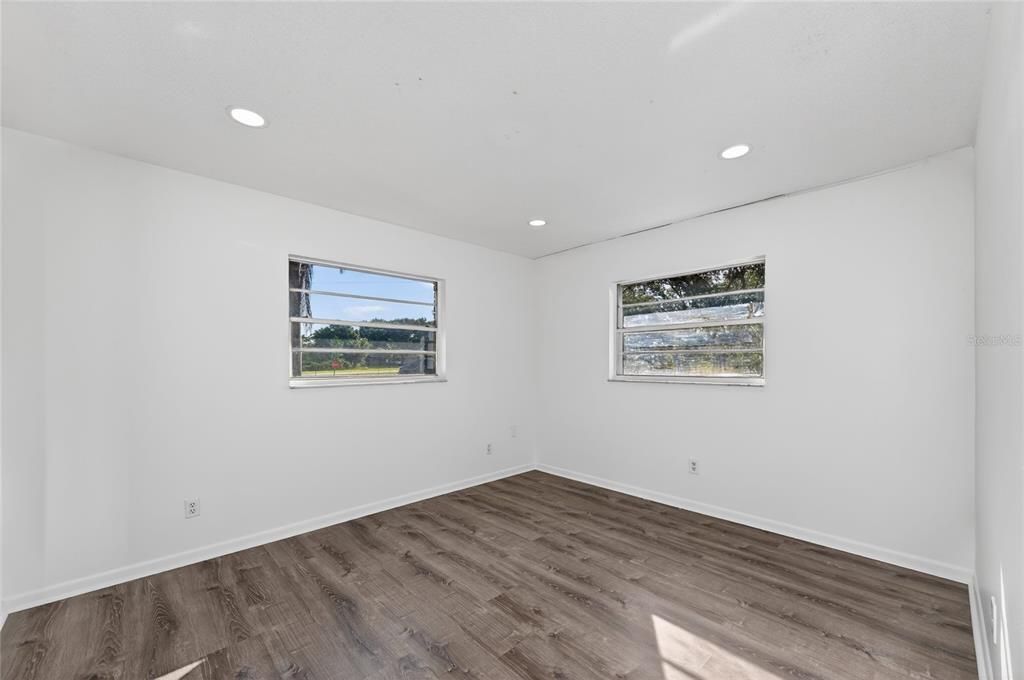 For Sale: $225,000 (2 beds, 2 baths, 1160 Square Feet)