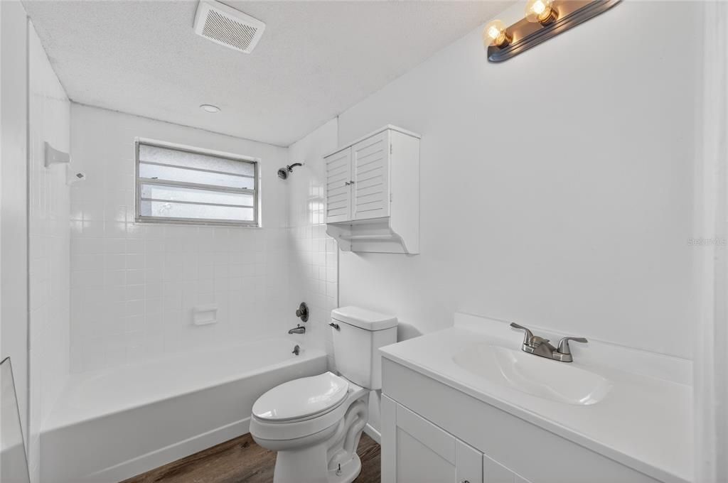 For Sale: $225,000 (2 beds, 2 baths, 1160 Square Feet)