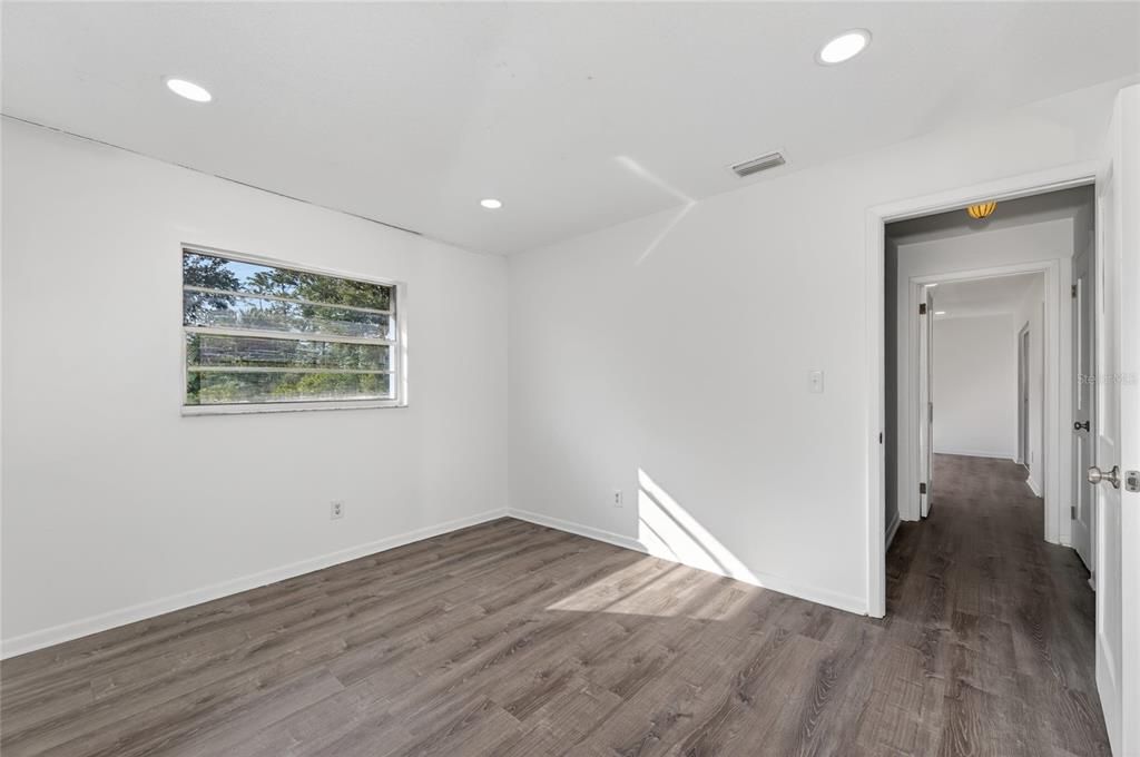 For Sale: $225,000 (2 beds, 2 baths, 1160 Square Feet)