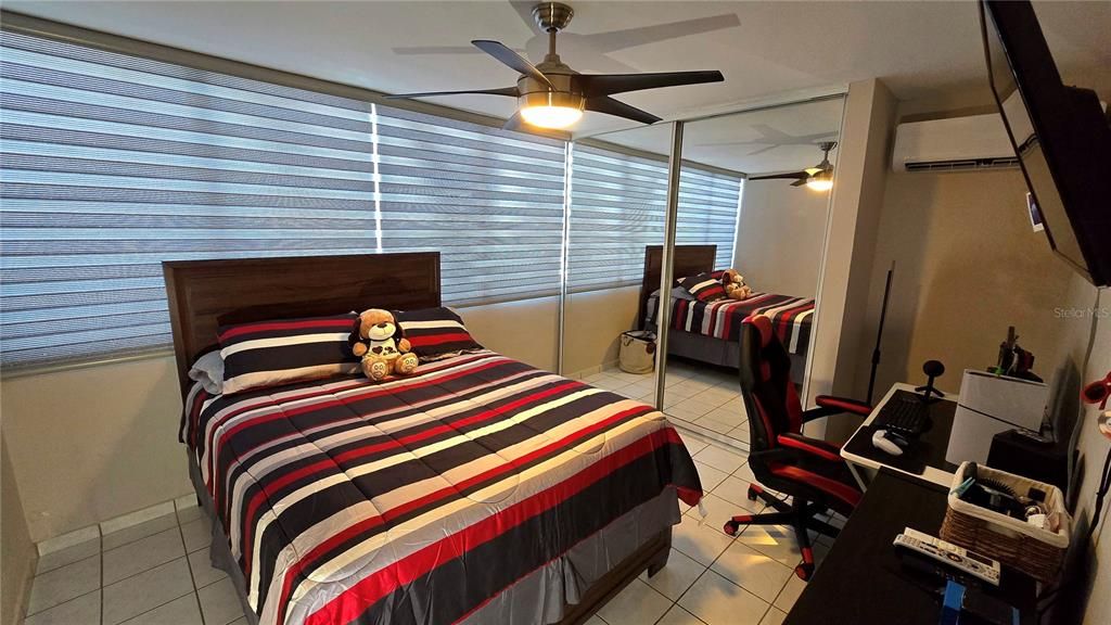 En Venta: $420,000 (4 camas, 3 baños, 2153 Pies cuadrados)