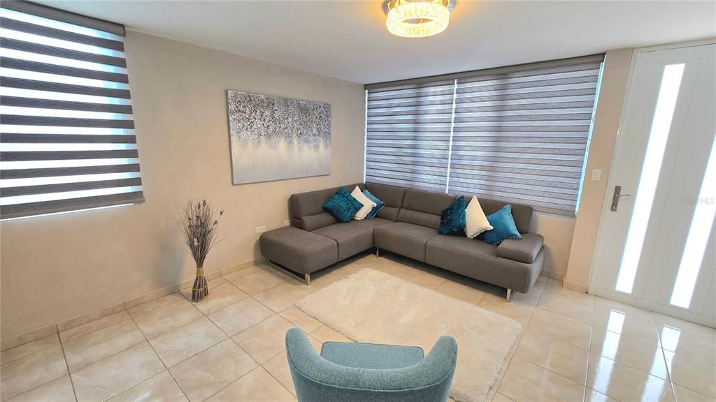 En Venta: $420,000 (4 camas, 3 baños, 2153 Pies cuadrados)