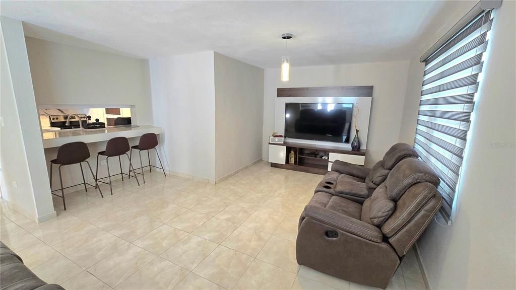 En Venta: $420,000 (4 camas, 3 baños, 2153 Pies cuadrados)