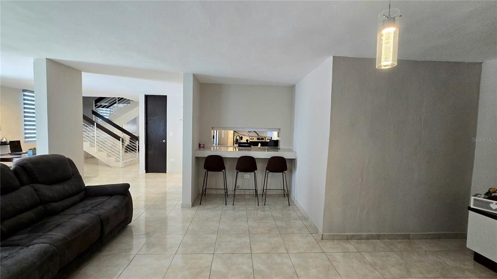 En Venta: $420,000 (4 camas, 3 baños, 2153 Pies cuadrados)