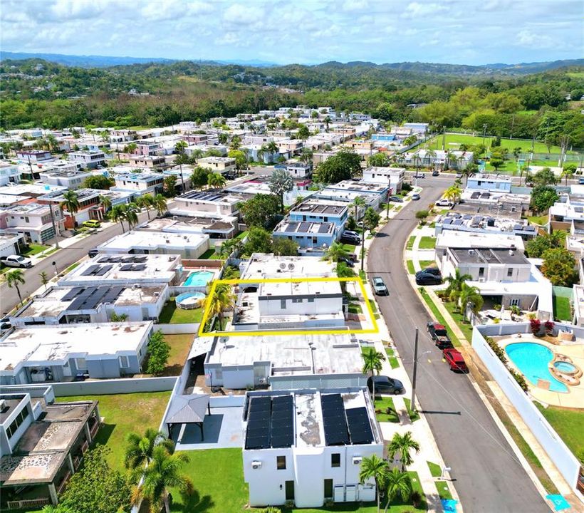 En Venta: $420,000 (4 camas, 3 baños, 2153 Pies cuadrados)