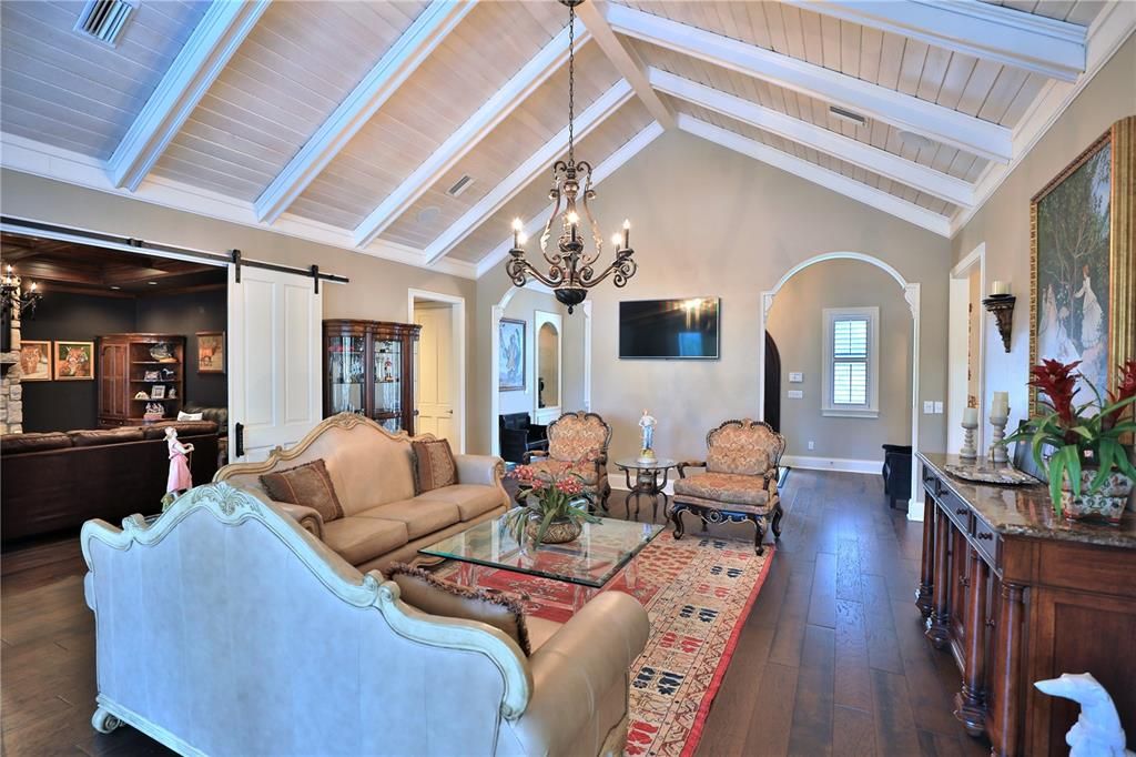En Venta: $2,297,000 (3 camas, 3 baños, 5040 Pies cuadrados)