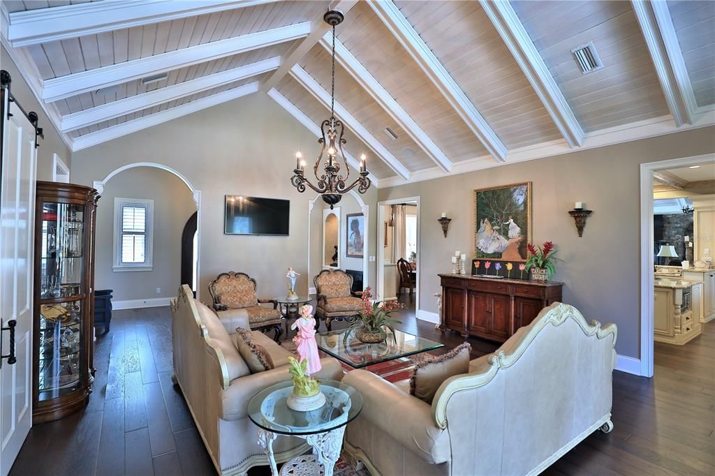 En Venta: $2,297,000 (3 camas, 3 baños, 5040 Pies cuadrados)
