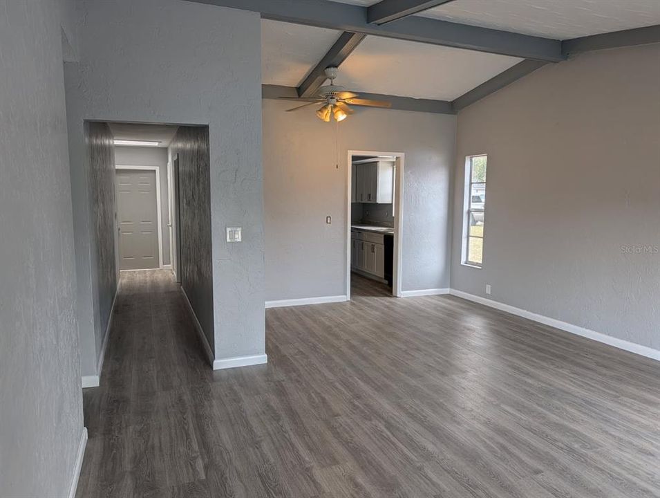 Active With Contract: $249,900 (3 beds, 2 baths, 1224 Square Feet)