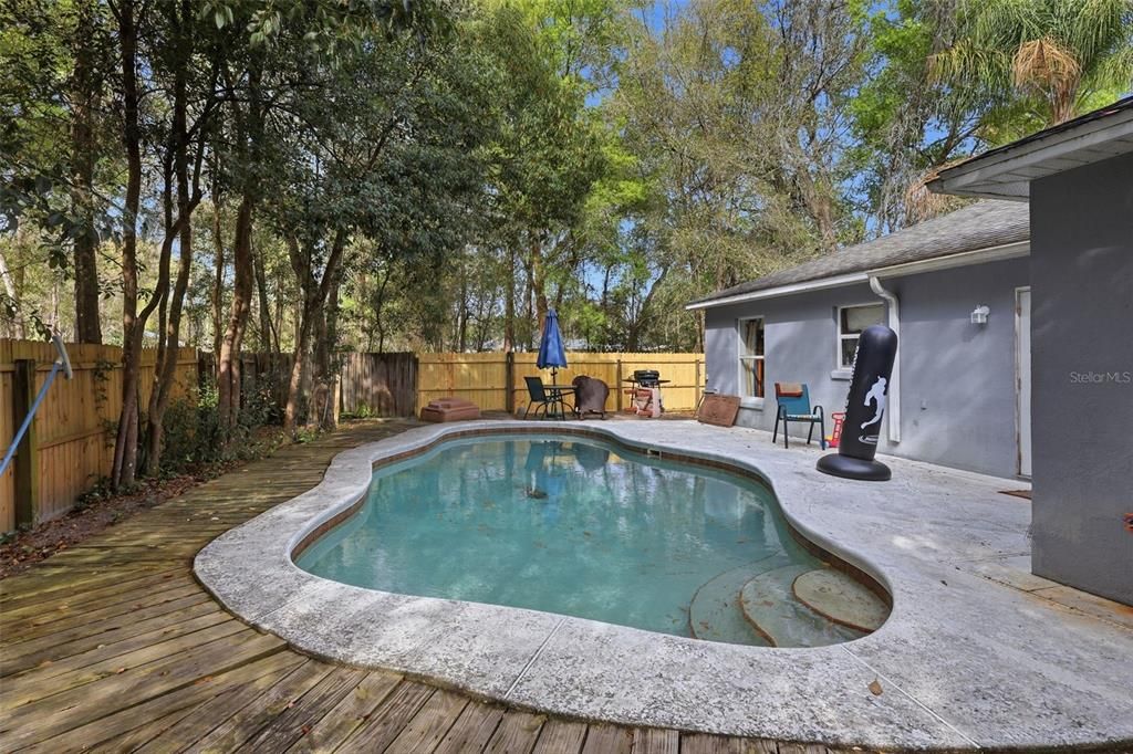 For Sale: $275,000 (3 beds, 2 baths, 1190 Square Feet)