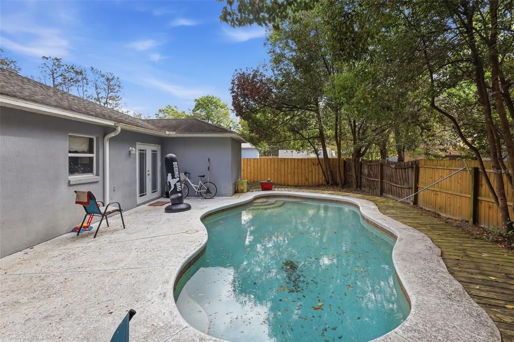 For Sale: $275,000 (3 beds, 2 baths, 1190 Square Feet)
