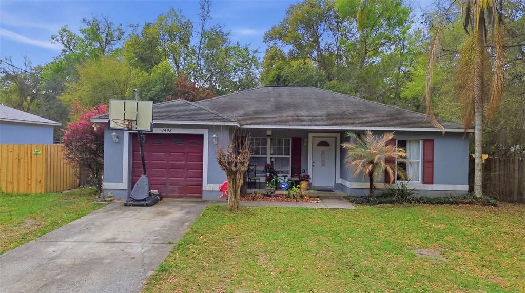For Sale: $275,000 (3 beds, 2 baths, 1190 Square Feet)
