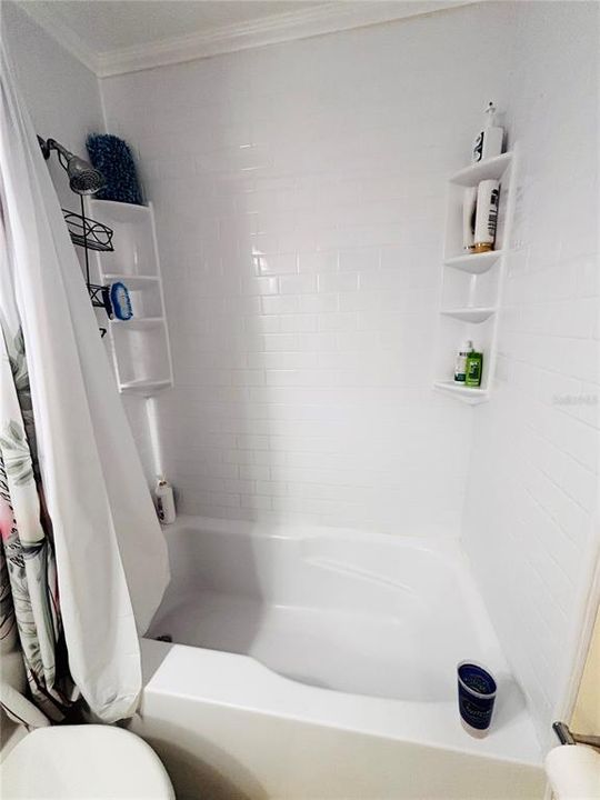 На продажу: $259,900 (2 спален, 1 ванн, 1021 Квадратных фут)