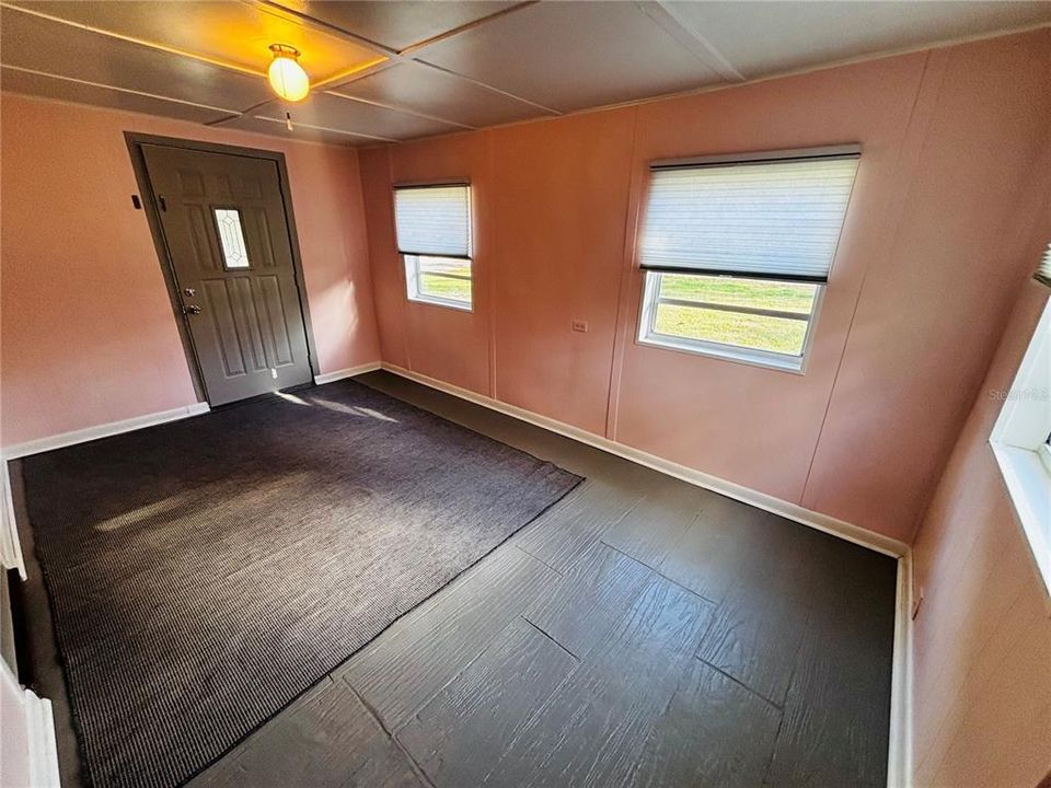 На продажу: $259,900 (2 спален, 1 ванн, 1021 Квадратных фут)