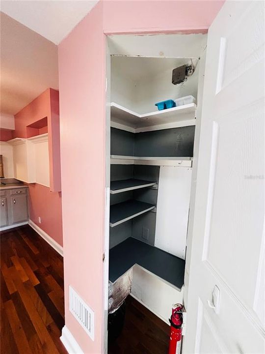На продажу: $259,900 (2 спален, 1 ванн, 1021 Квадратных фут)