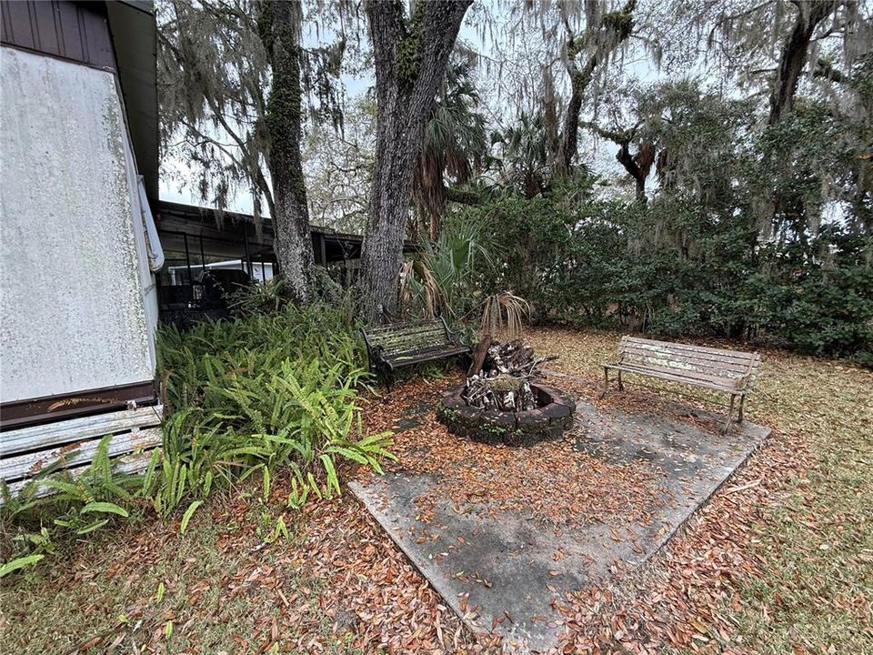 For Sale: $144,999 (2 beds, 2 baths, 1015 Square Feet)