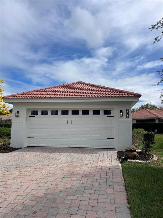 For Sale: $325,000 (2 beds, 2 baths, 1647 Square Feet)