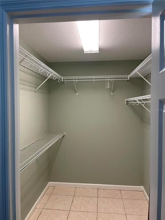 For Sale: $325,000 (2 beds, 2 baths, 1647 Square Feet)