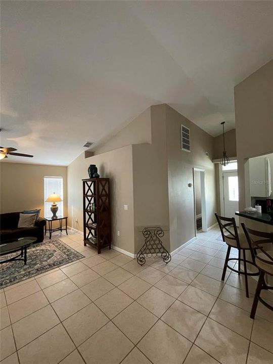 For Sale: $325,000 (2 beds, 2 baths, 1647 Square Feet)
