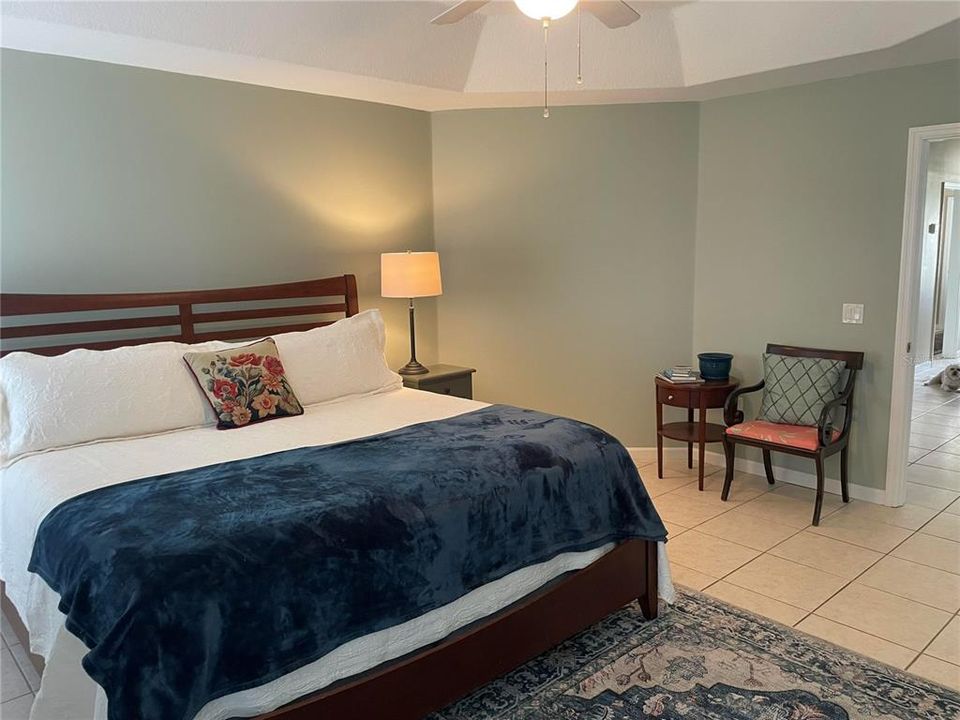 For Sale: $325,000 (2 beds, 2 baths, 1647 Square Feet)