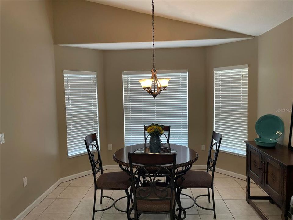 For Sale: $325,000 (2 beds, 2 baths, 1647 Square Feet)