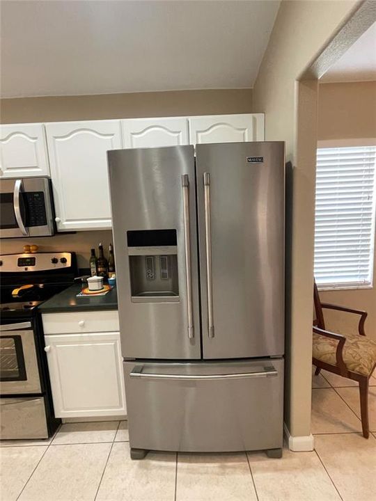 For Sale: $325,000 (2 beds, 2 baths, 1647 Square Feet)