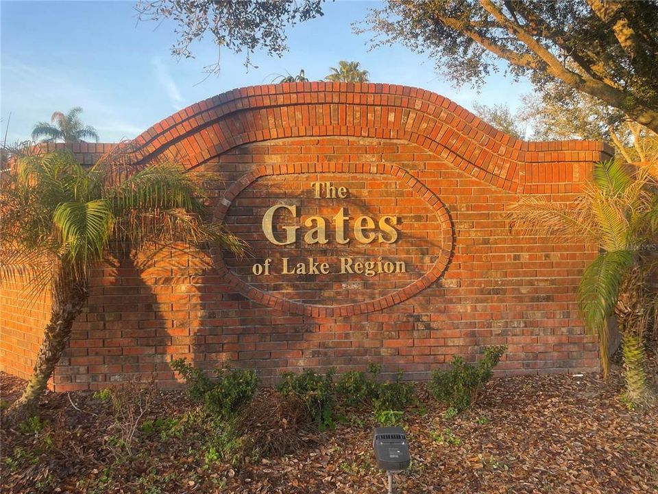For Sale: $325,000 (2 beds, 2 baths, 1647 Square Feet)