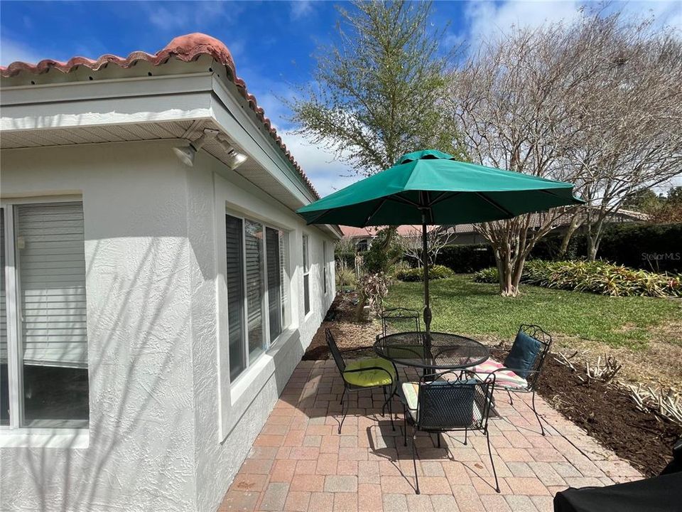 For Sale: $325,000 (2 beds, 2 baths, 1647 Square Feet)
