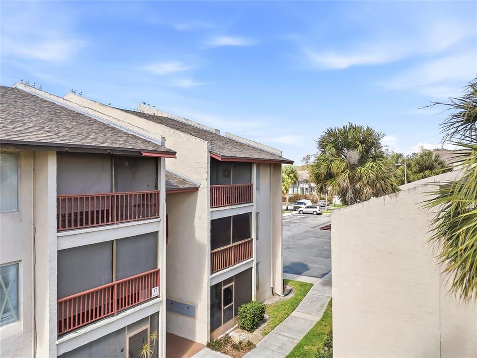 For Sale: $95,000 (1 beds, 1 baths, 710 Square Feet)