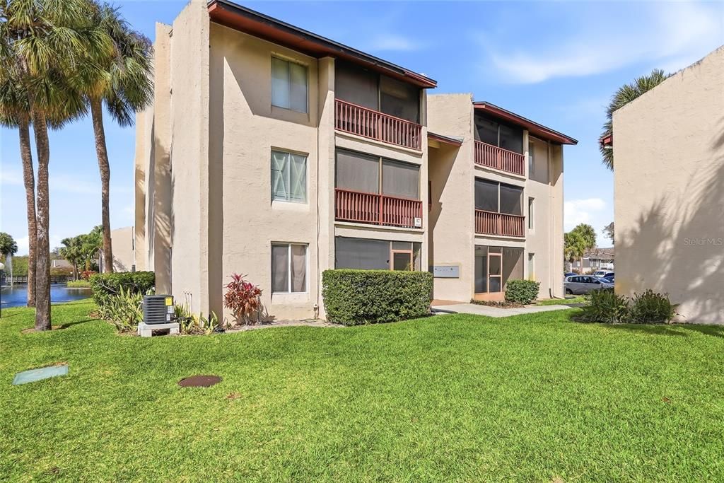 For Sale: $95,000 (1 beds, 1 baths, 710 Square Feet)