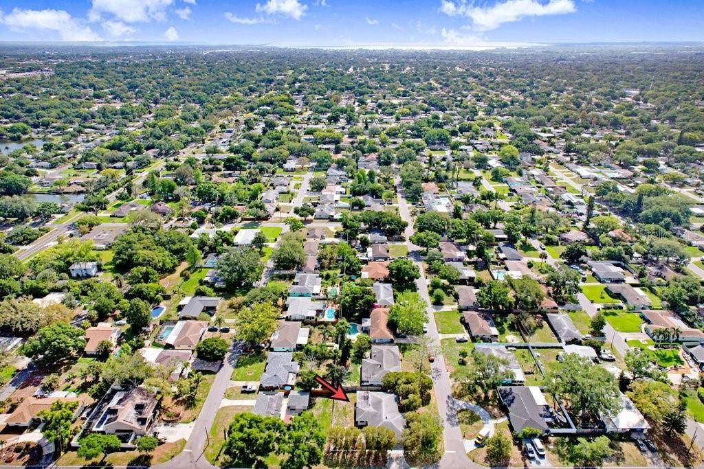 Activo con contrato: $415,000 (3 camas, 2 baños, 1956 Pies cuadrados)
