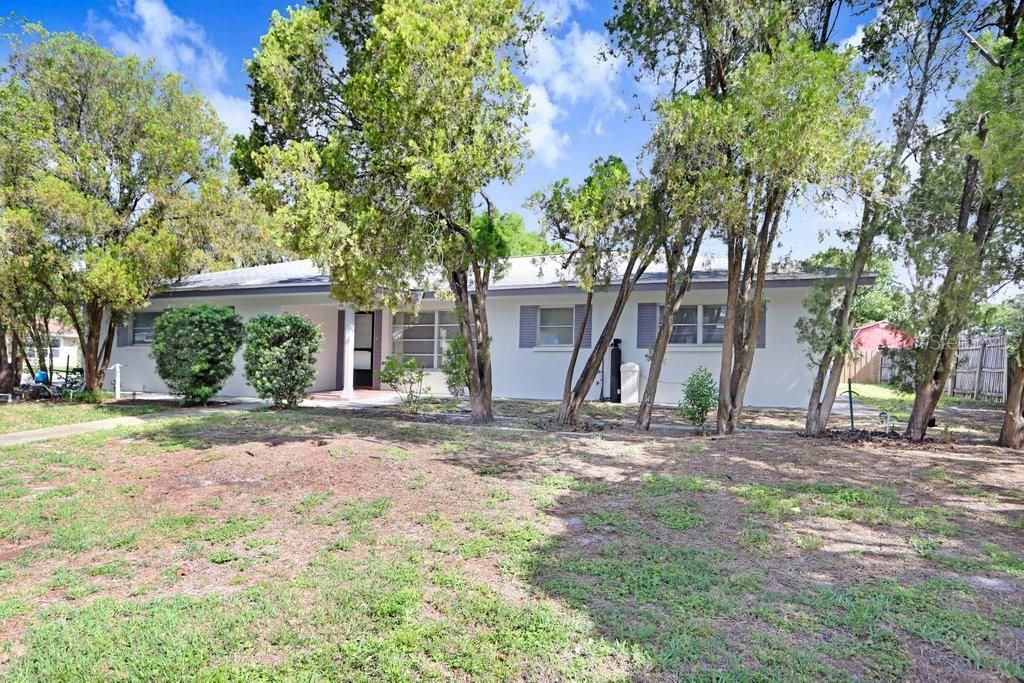 Activo con contrato: $415,000 (3 camas, 2 baños, 1956 Pies cuadrados)