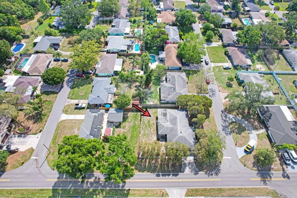 Activo con contrato: $415,000 (3 camas, 2 baños, 1956 Pies cuadrados)
