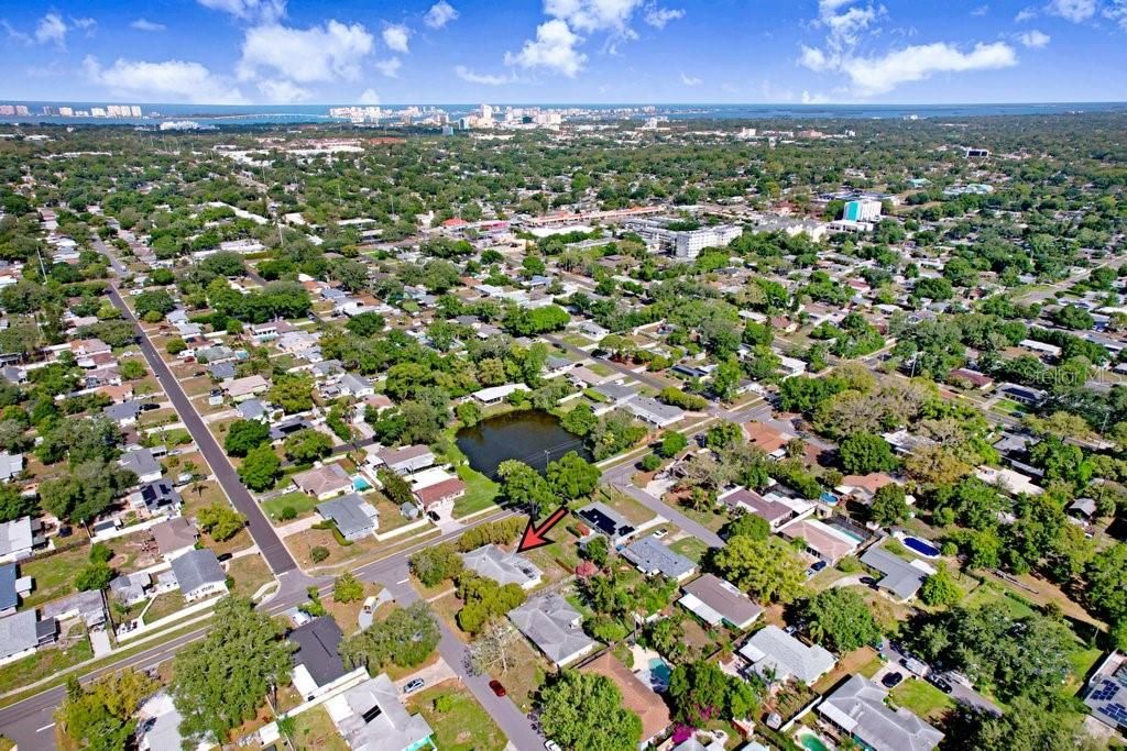 Activo con contrato: $415,000 (3 camas, 2 baños, 1956 Pies cuadrados)