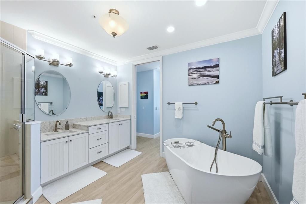 For Sale: $599,000 (2 beds, 2 baths, 1688 Square Feet)
