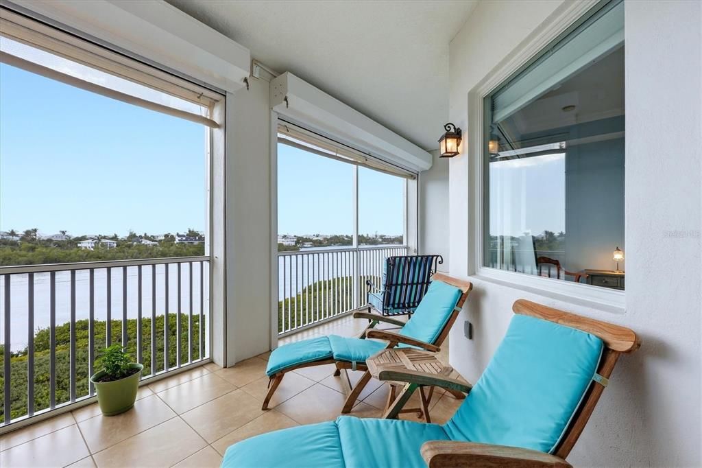For Sale: $599,000 (2 beds, 2 baths, 1688 Square Feet)