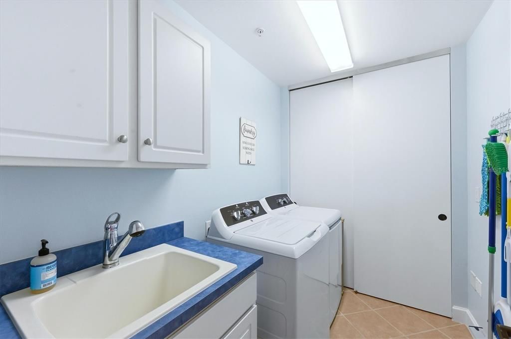 For Sale: $599,000 (2 beds, 2 baths, 1688 Square Feet)