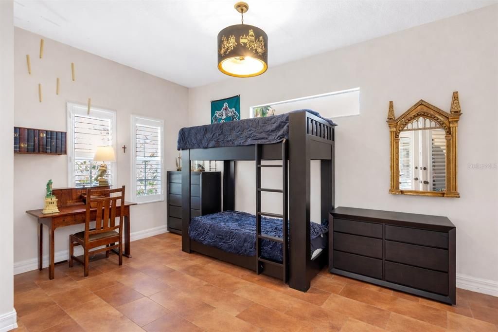 En Venta: $595,000 (3 camas, 3 baños, 1840 Pies cuadrados)