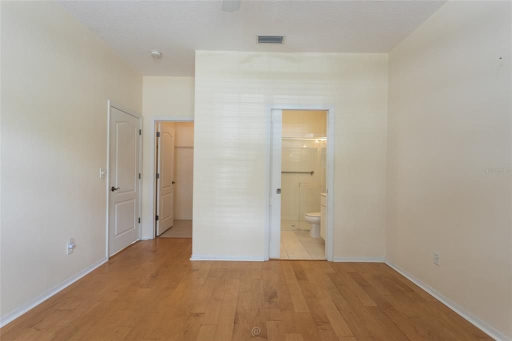 For Sale: $262,000 (3 beds, 2 baths, 1369 Square Feet)